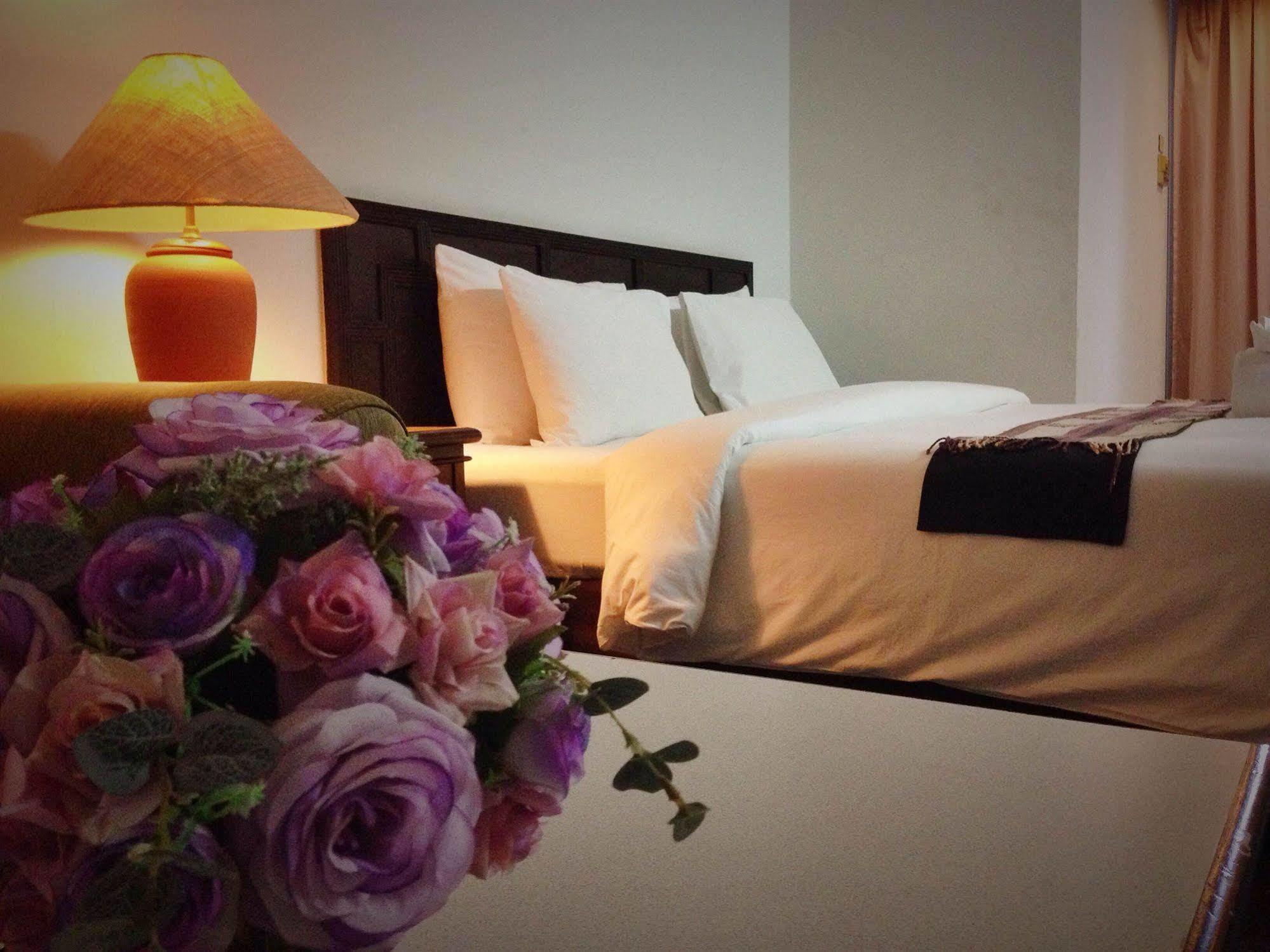 Thapaeplacehotel Chiang Mai Dış mekan fotoğraf